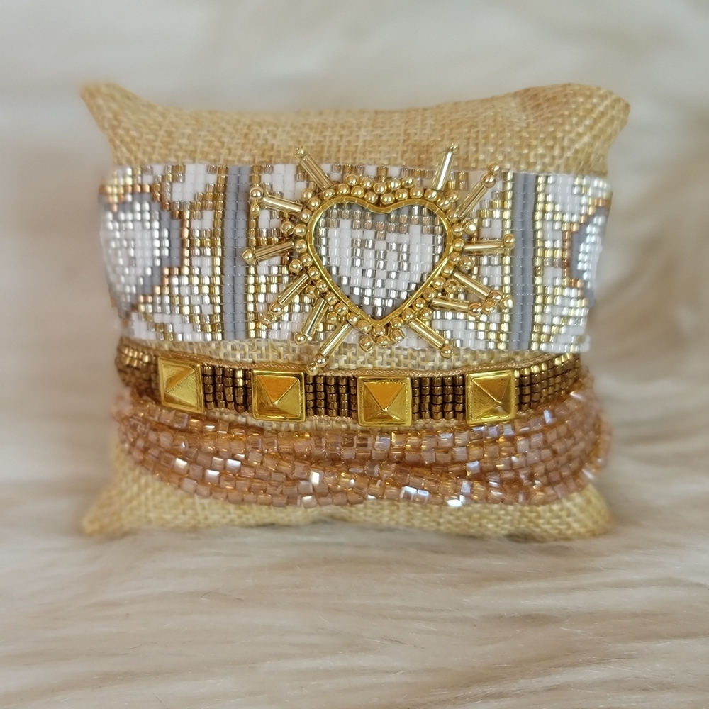 Set of 3 bracelets,  adjustable with pull string backing